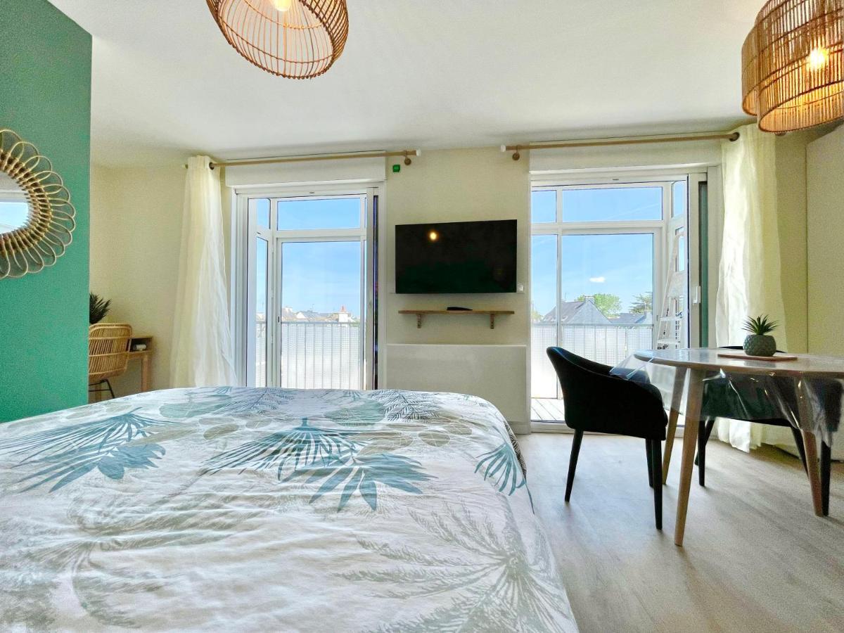 Le Phare Ouest - 80 M De La Mer - Vue Ocean Sur Le Balcon - Entierement Renove - Internet Haut Debit - Nouveau Ploemeur Exterior foto